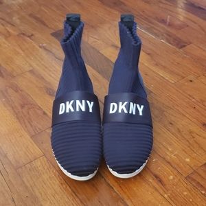 Dkny slip on sneakers